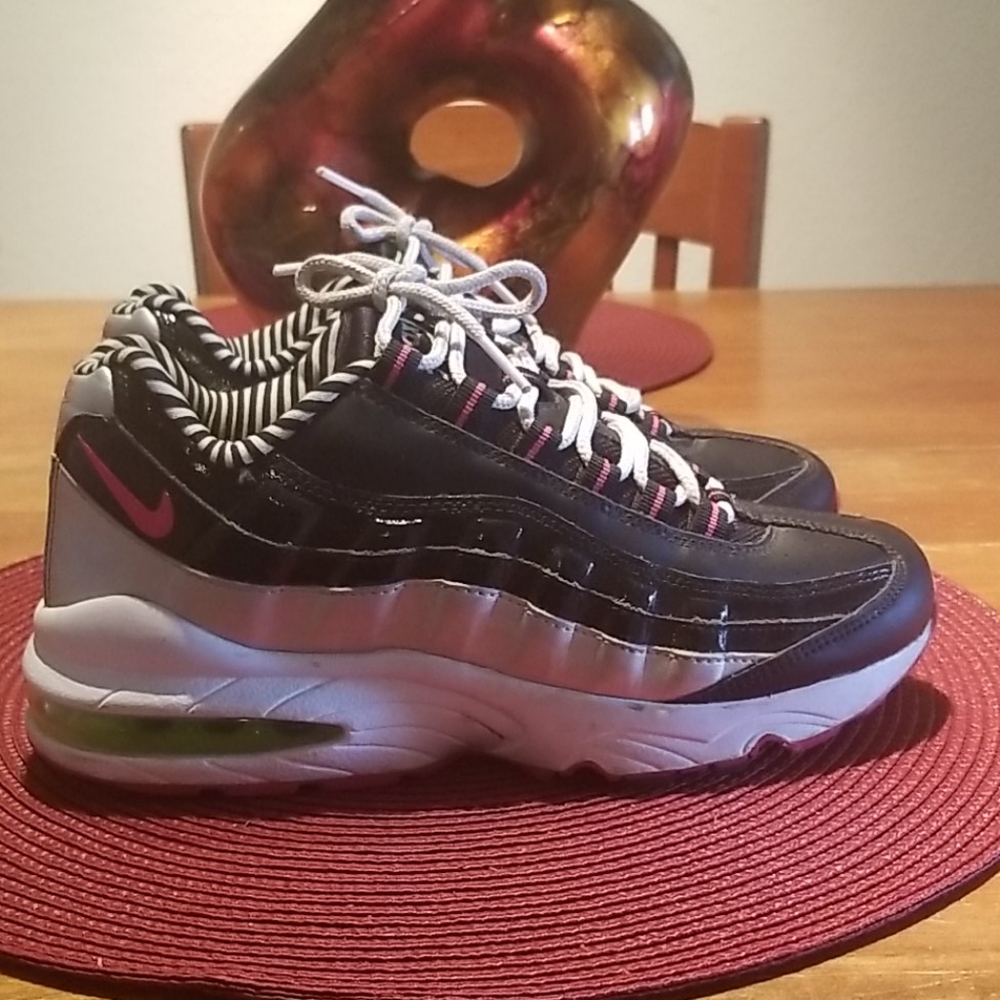 Nike Air Max 95. Size 7 - Picture 3 of 13